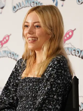Grace Van Dien